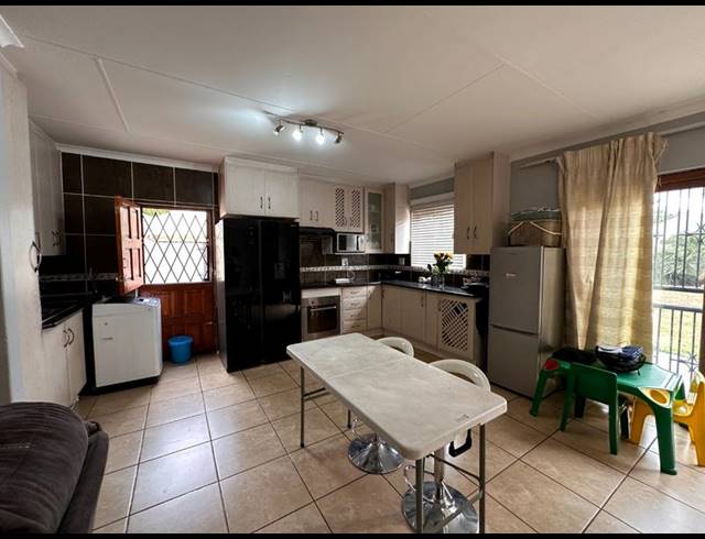 2 BEDROOM HOUSE FOR SALE IN HESTEAPARK